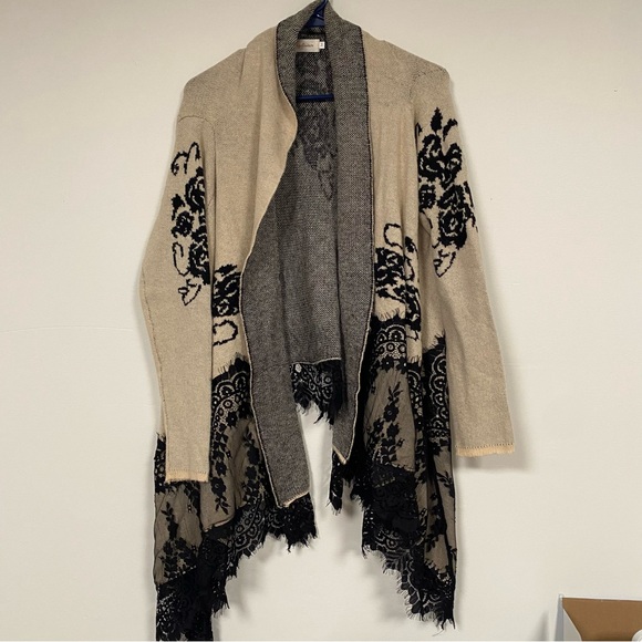 Simply Couture M Beige and Black High Low Cardigan with Floral Lace Accents - Picture 2 of 10